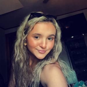 Meet your Posher, Ella